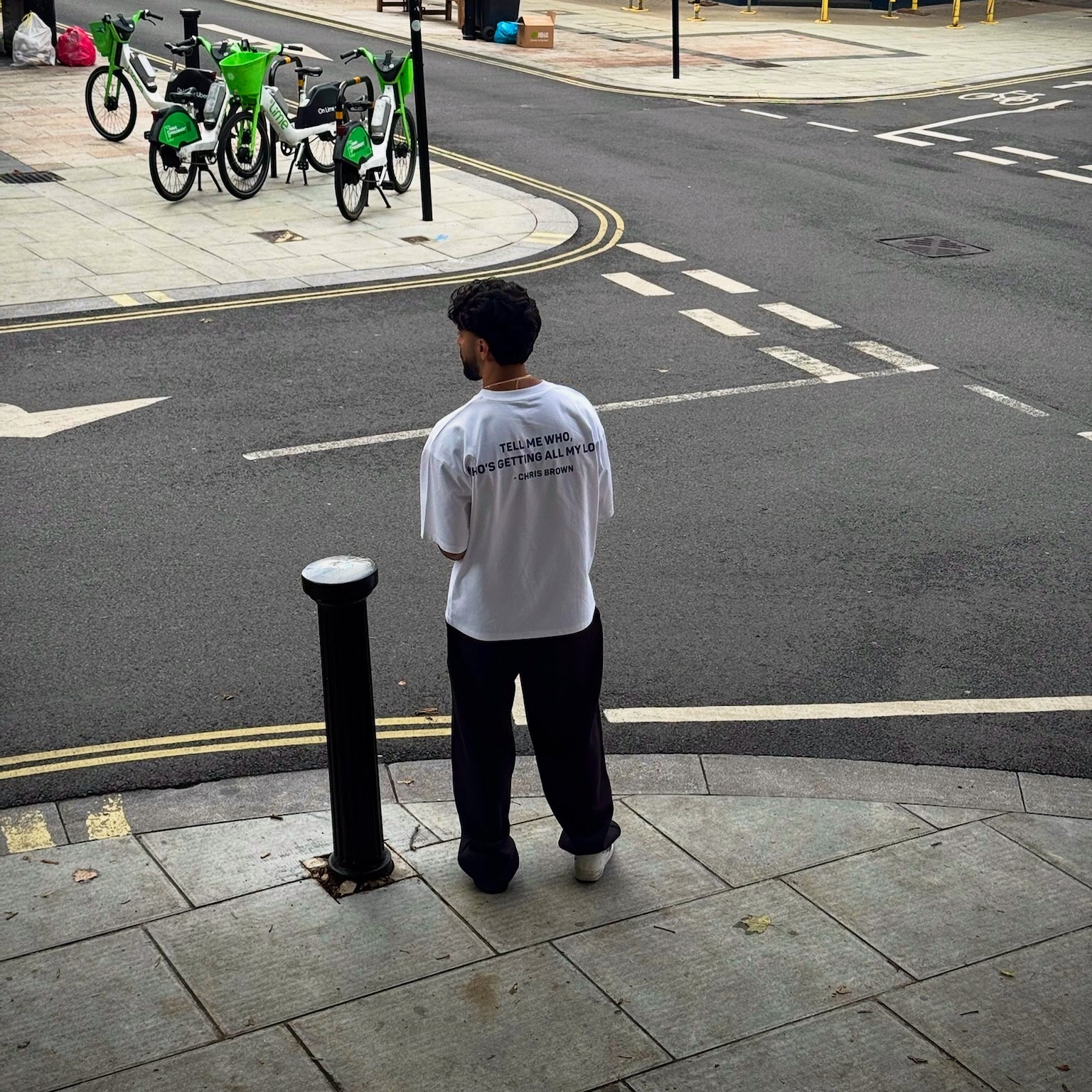 VERSES CHRIS BROWN TEE