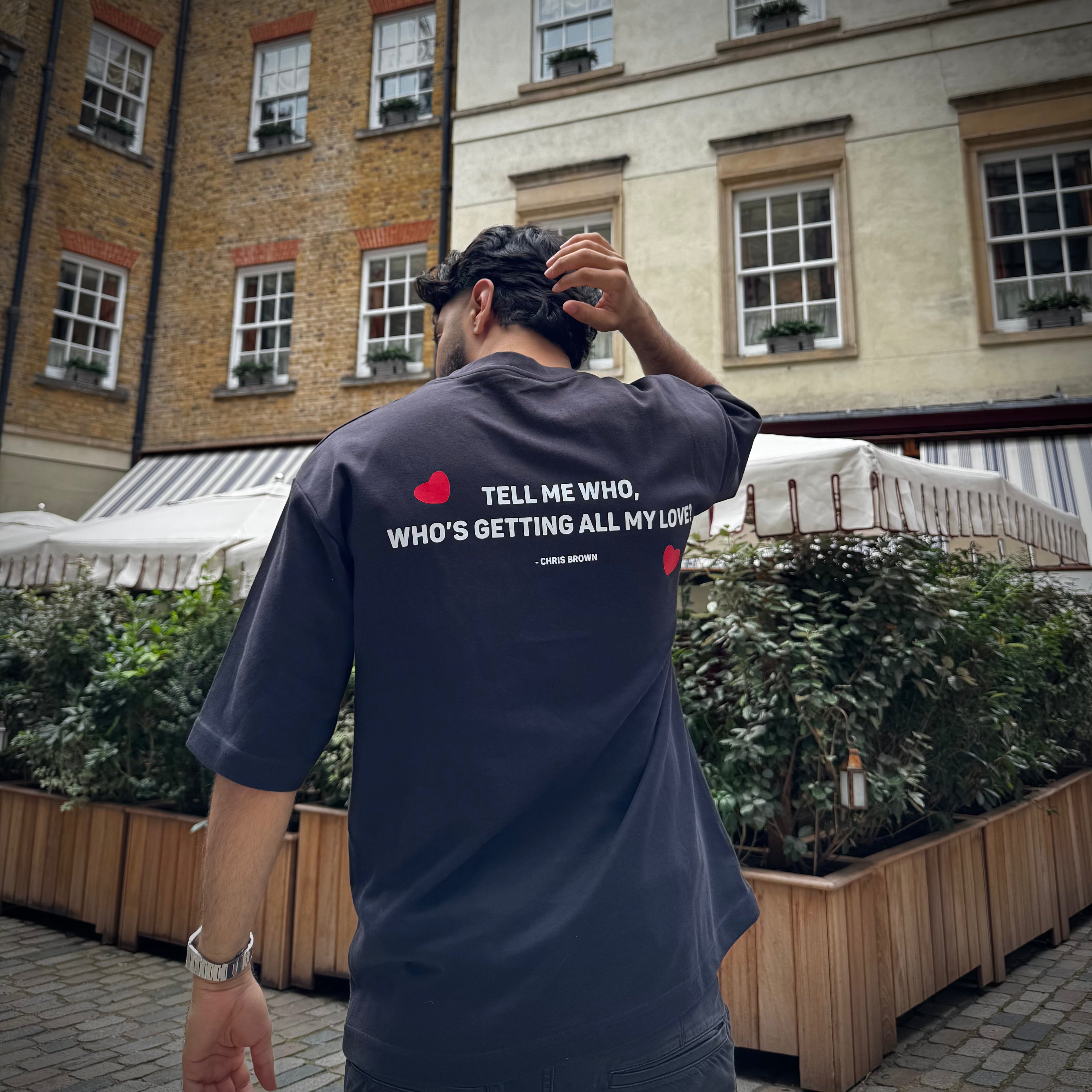 VERSES CHRIS BROWN TEE [BLACK EDITION]