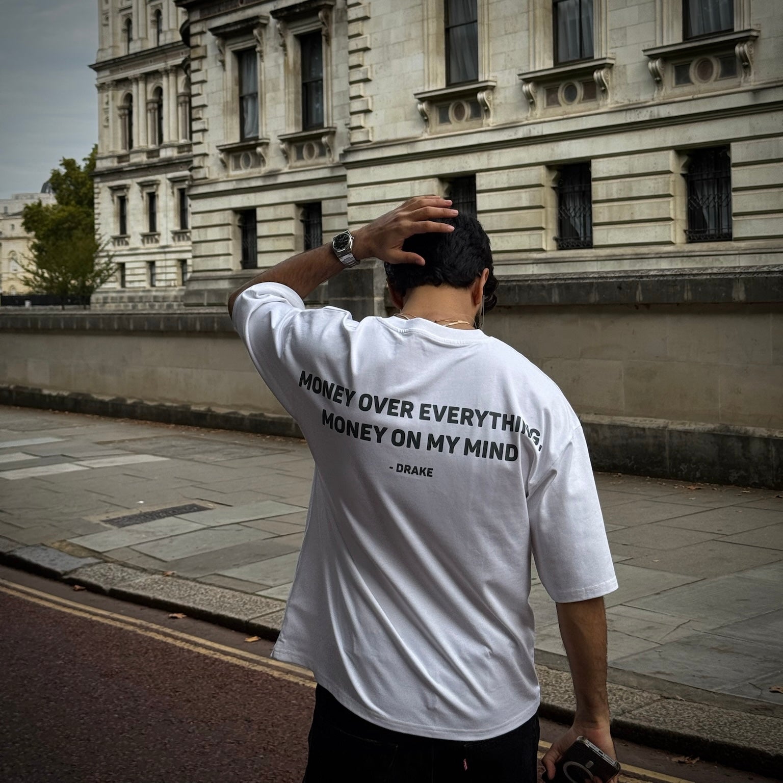 VERSES DRAKE HEADLINES TEE